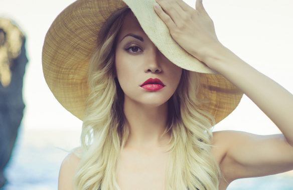 Lady in straw hat