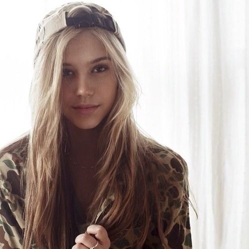 ファッショントレンド ユニーク貫禄 の ある 女性