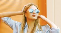 デニムシャツファッションが大流行!今年らしい着こなしテクとは