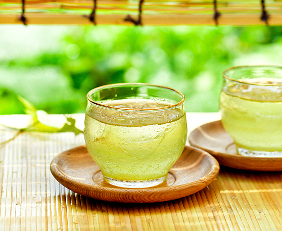 緑茶は飲むだけじゃない!驚くべき緑茶の美容効果とは?
