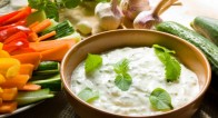 野菜がおいしく食べられる「ヨーグルトマスタードディップ」って?
