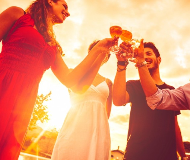 【女神の飲みもの】永遠のしあわせが叶う?女性がもっとも美しくなれるお酒とは