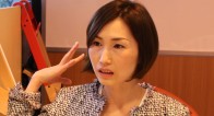 おっぱいが1cm下がると5歳老けて見える!垂れ乳予防マッサージ
