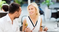 食事デートで好感度アップ!女性が美しくみえる動きのコツ4選