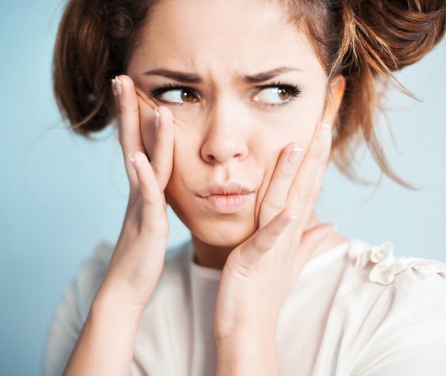 【逆にムカつく】職場でいつもなぜか怒っている人から距離をおく方法