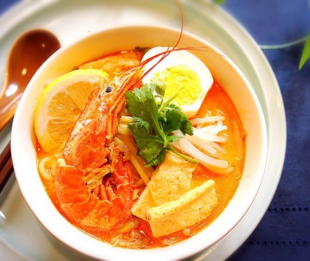 100杯以上食べたプロが指南！話題の「シンガポールラクサ」レシピ