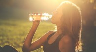 美白水・乾燥肌水・ニキビ水も!【目的別】女性がスーパーで選びたい水って?