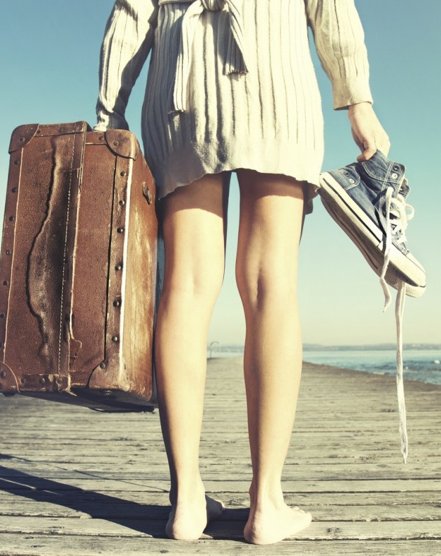 【長距離フライトでも快適！】女子が機内に持ち込むべきアイテム7選