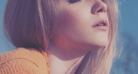 ファンデ前にチーク!? 最強のモテ顔を作る、最新すっぴん風メイクって?