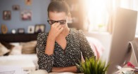 疲れ目には●●が効く!デスクワーカー必見の疲れ目対処法とは?