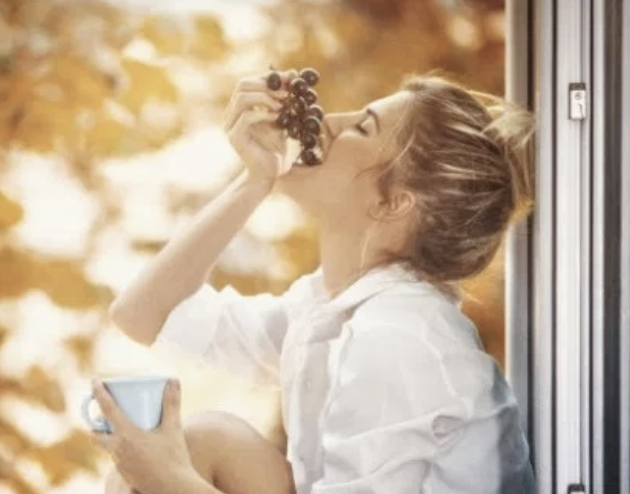 1粒に美容パワーが凝縮!女性が「ぶどう」を食べるべき4つの理由とは?
