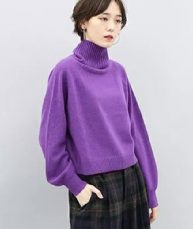 インしなくても決まる!旬ハイウエストには「ショート丈ニット」がピッタリ♪