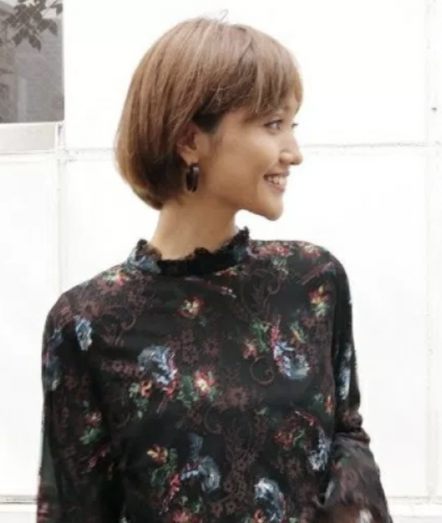 ドレスアップしたいときにも♪平凡すぎないイマドキ「黒アイテム」4選