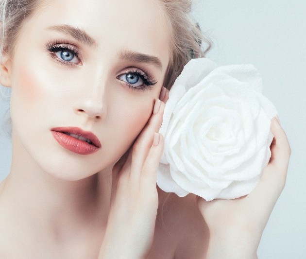 エステ並みの美肌に!? お金をかけずに綺麗になる簡単「おうち美容術」4選