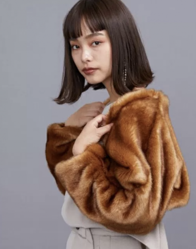 【ホリデーシーズンに】トレンド感たっぷり♡ファーで装うドレスアップスタイル