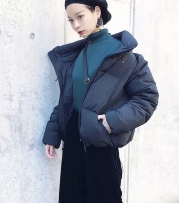 注目度NO.1♡あったかオシャレな「黒ショートダウン」コーデ10選