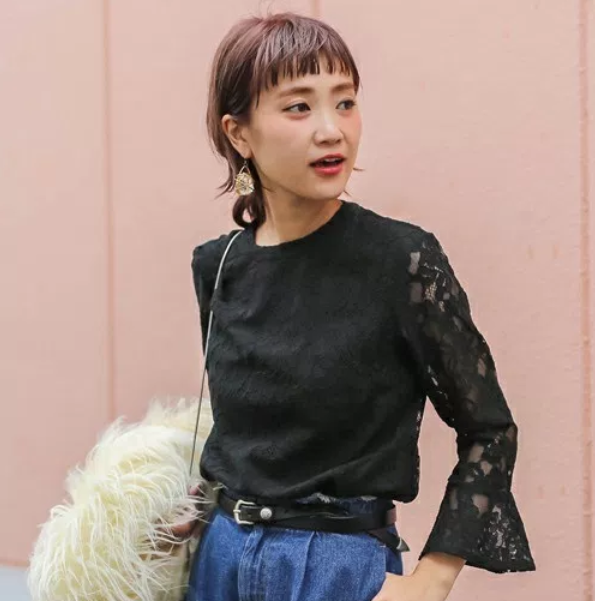 デニムでドレスアップ!大人のこなれたパーティーファッションのポイントは?