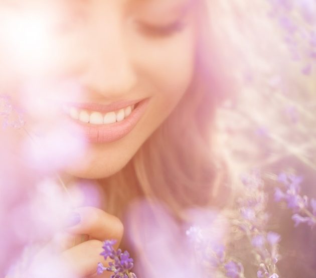 不調の原因は花粉!? 春のトラブル肌を救う話題の「お守りコスメ」って？