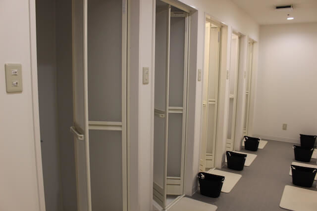 ラバ シャワー室