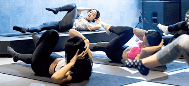 暗闇フィットネス　女性　東京