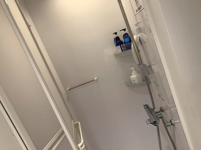 b-monster-ikebukuro-shower