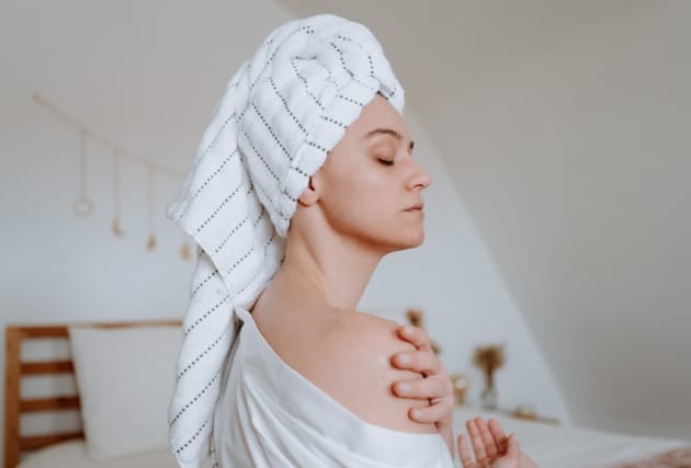 寝ている間にうるツヤ髪に！今注目のナイトキャップ3選