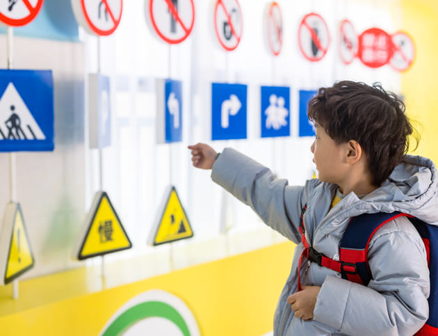 「春の交通安全運動」を機に考えよう！子どもの安全を守るサービス＆アイテム3選